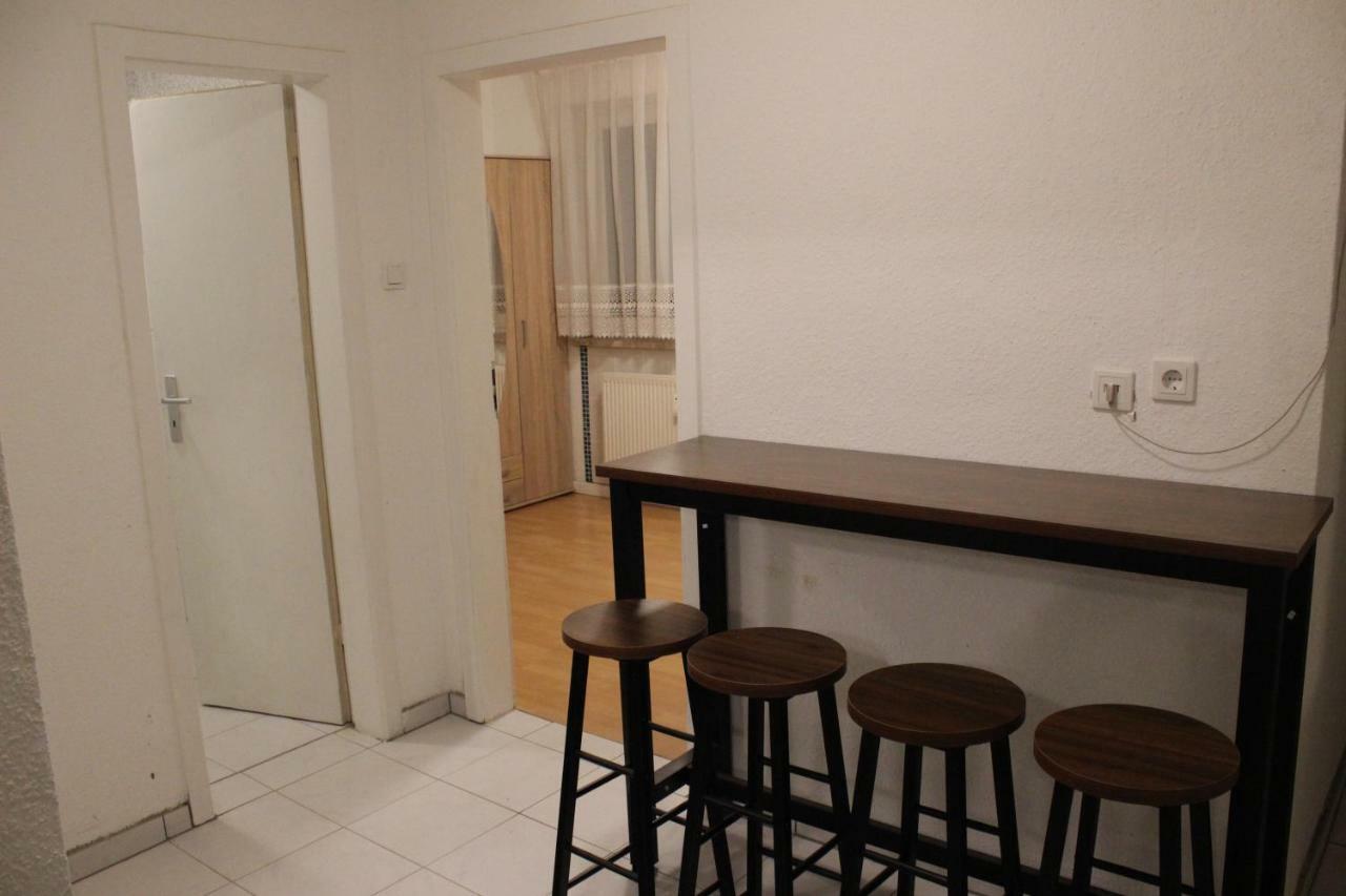 Zimmer Sucht Bewohner Duisburgo Esterno foto