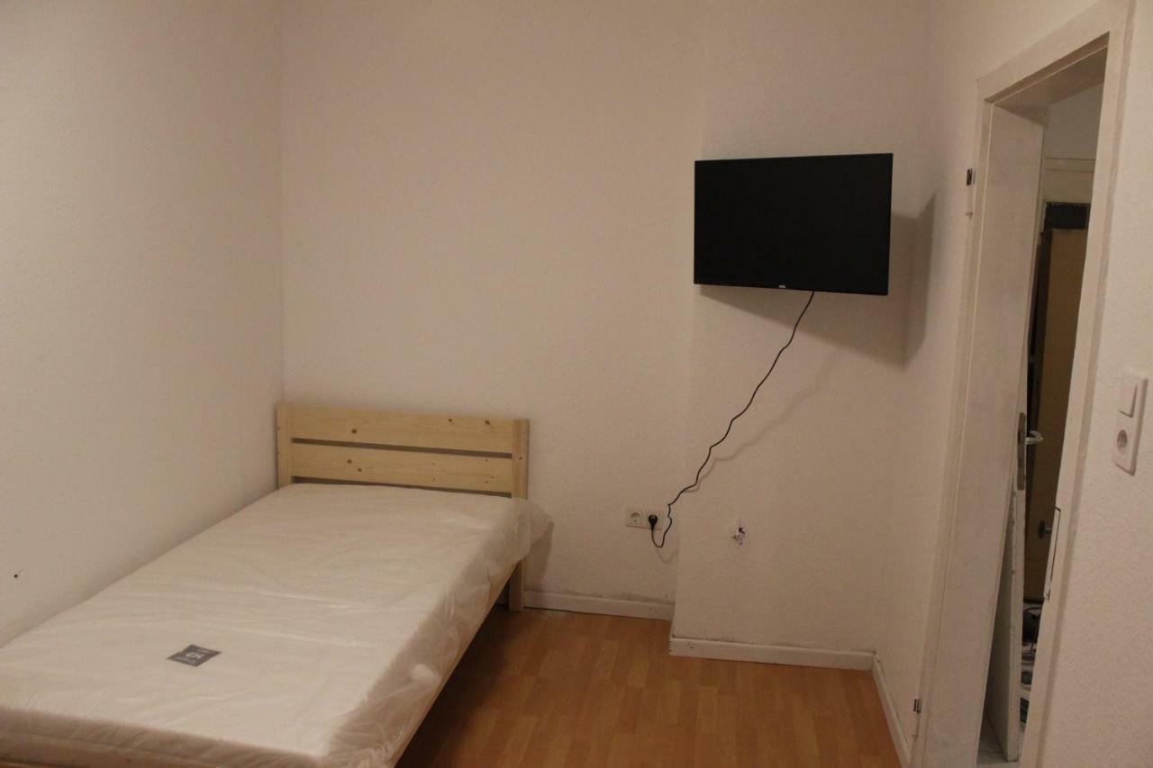Zimmer Sucht Bewohner Duisburgo Esterno foto