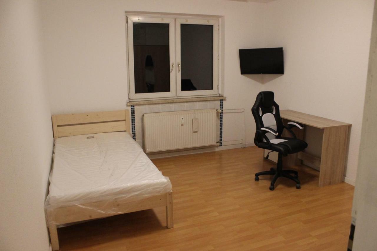 Zimmer Sucht Bewohner Duisburgo Esterno foto