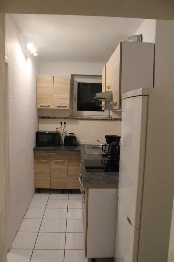 Zimmer Sucht Bewohner Duisburgo Esterno foto